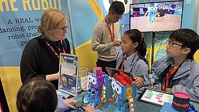 Bett karina robottar hong kong 2
